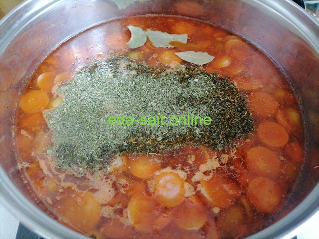 Как приготовить суп с копчеными ребрами, курицей, колбасой и сосисками