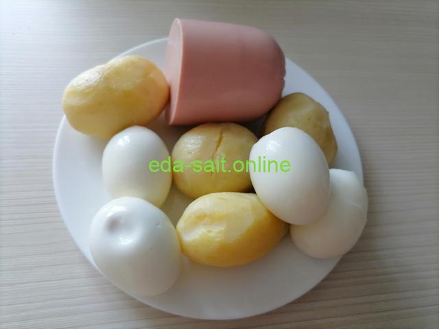 Колбаса с яйцами и картошкой для окрошки