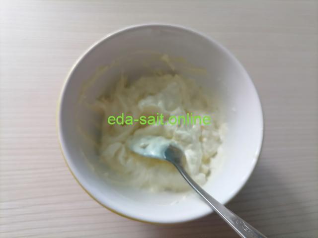 Майонез с чесноком для жареных баклажан