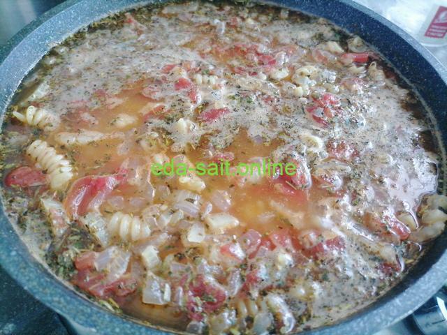 Как приготовить овощи с макаронами в сковороде