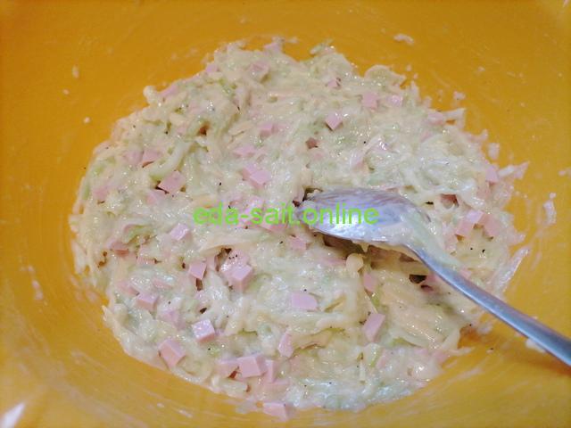 Лепешки из кабачка с колбасой и сыром основа