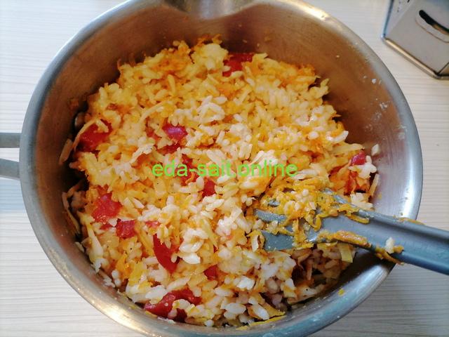 Начинка из риса с овощами и сыром для перцев